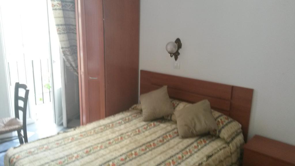 Hostal Centro Sol Kadyks Zewnętrze zdjęcie