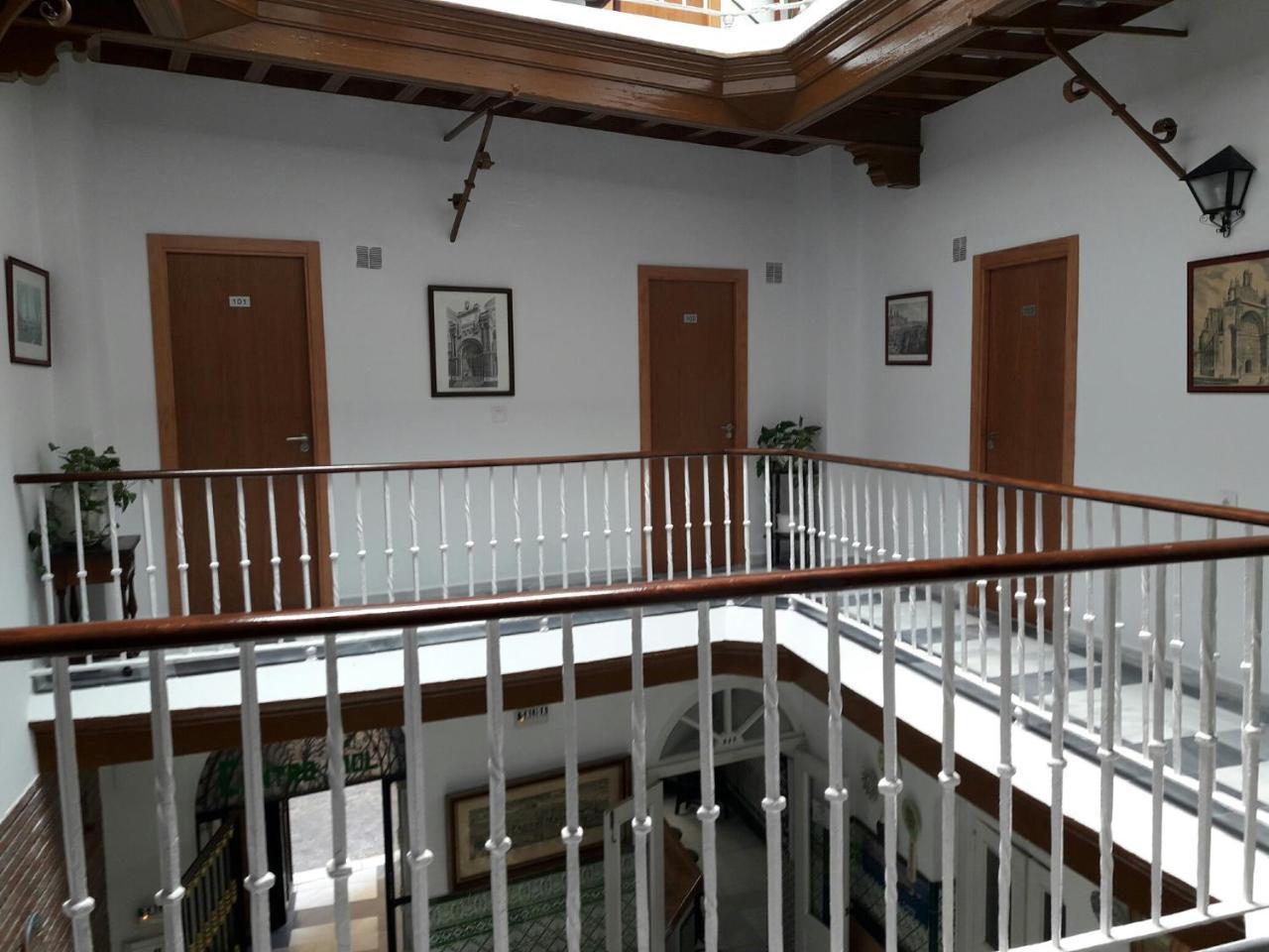 Hostal Centro Sol Kadyks Zewnętrze zdjęcie